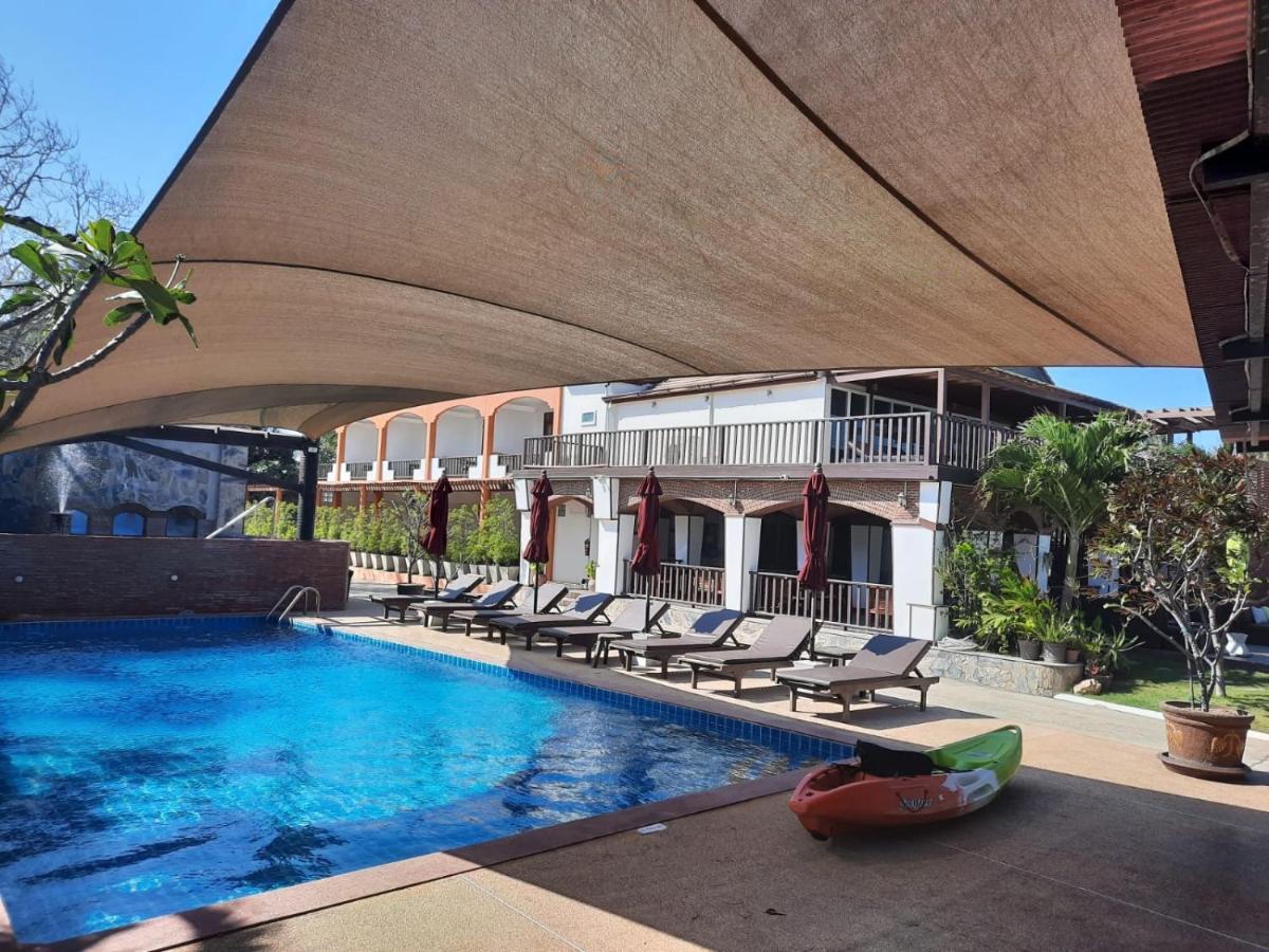 Palm Beach Resort Пранбури Экстерьер фото