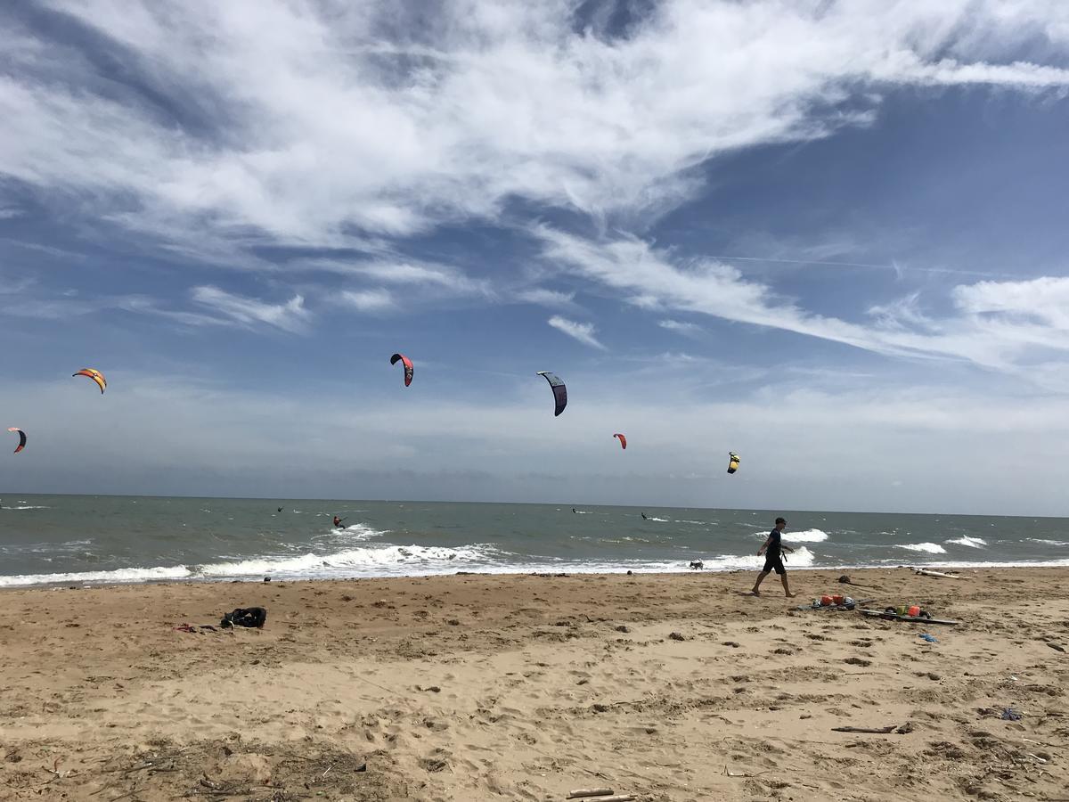 Palm Beach Resort Пранбури Экстерьер фото
