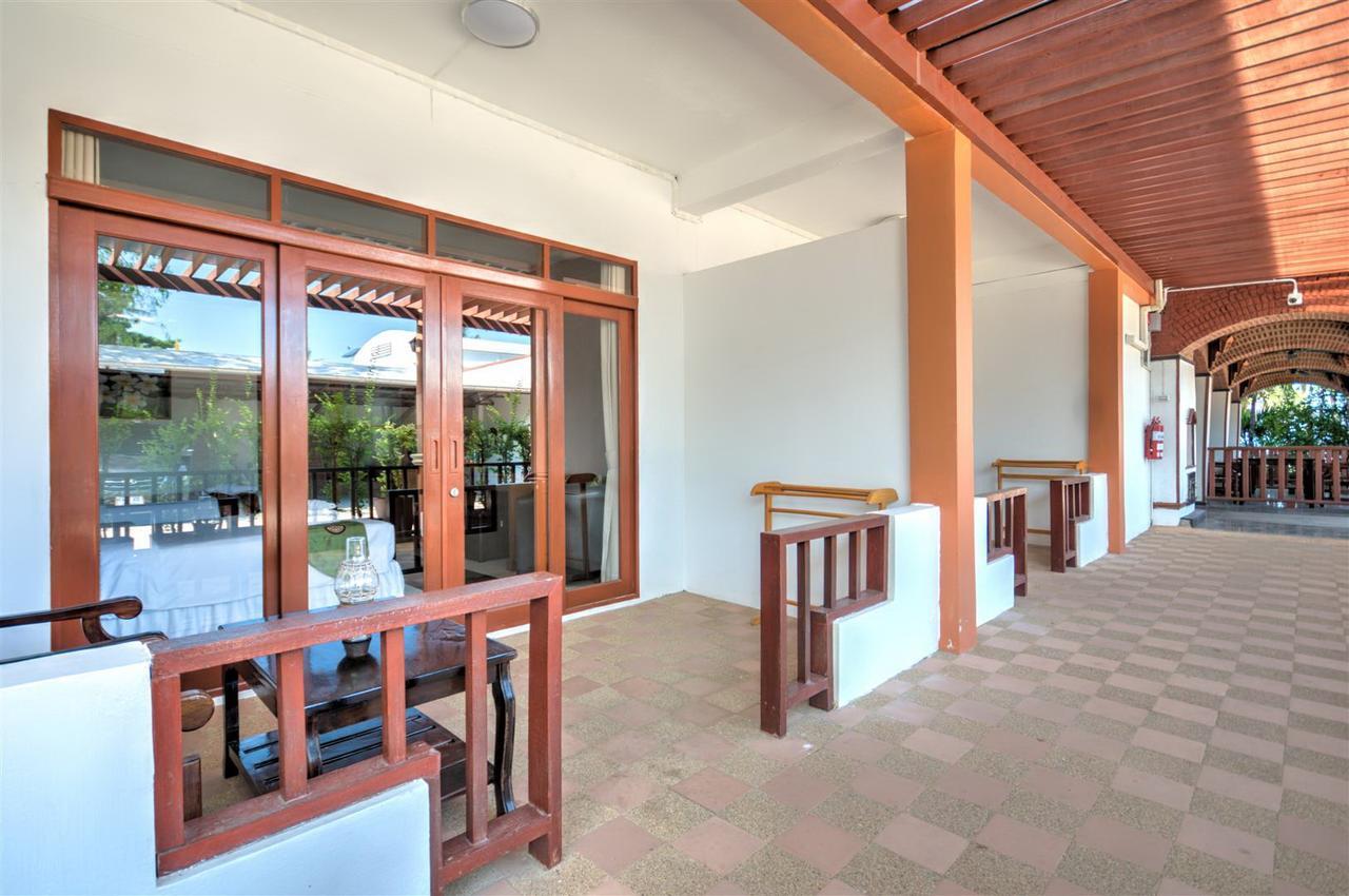 Palm Beach Resort Пранбури Экстерьер фото
